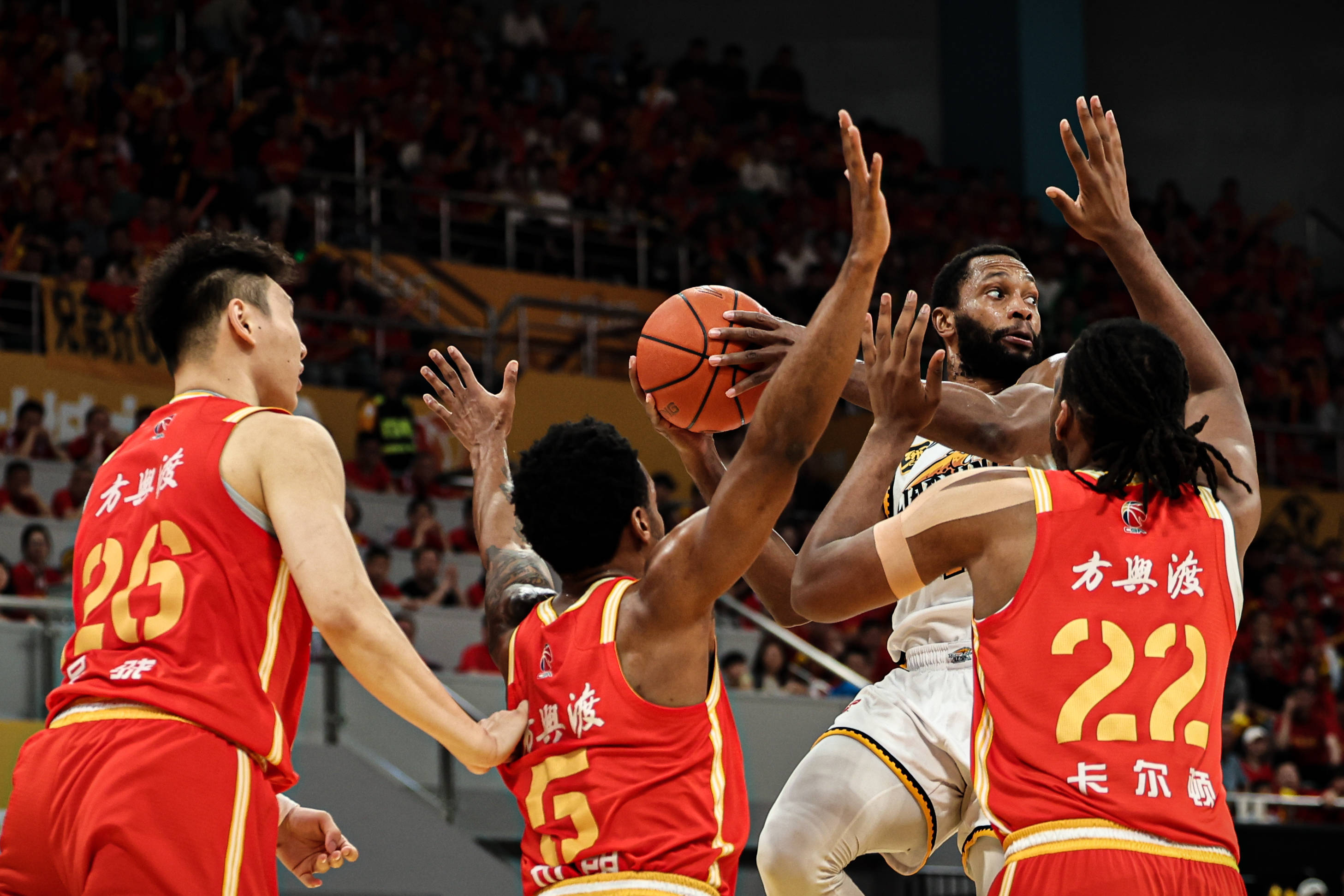 爱游戏官网转会期纽约尼克斯备战CBA季后赛，豪取连胜细节曝光，话题不断，纪律约束更严格的简单介绍