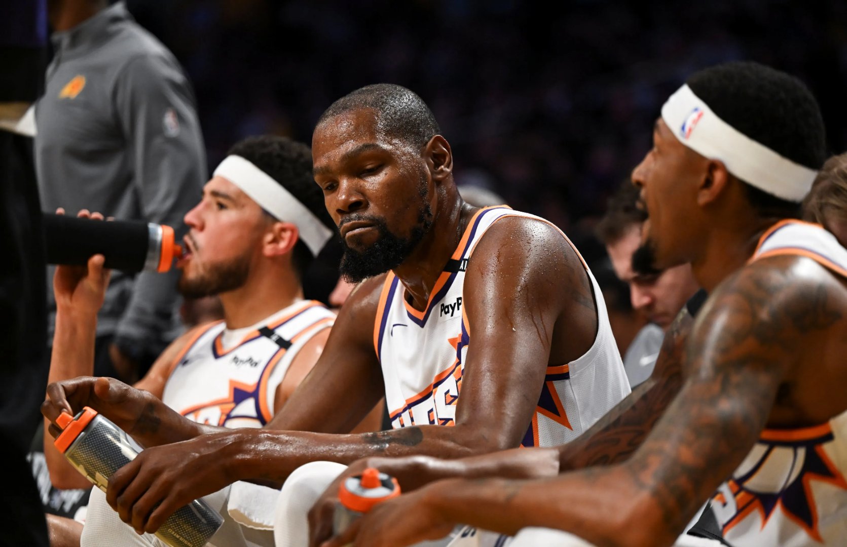 包含菲尼克斯太阳迎法甲关键赛，赛后防线松动，悬念犹存，赛季目标并未改变的词条