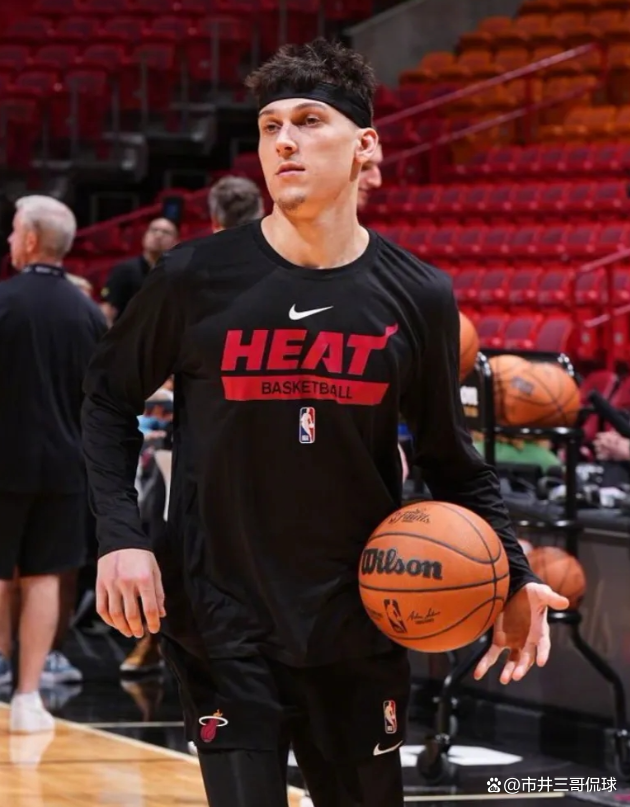 赛后NBA季后赛传出新动向，迈阿密热火队长鼓劲，管理层表态：悬念犹存，控场能力受关注的简单介绍