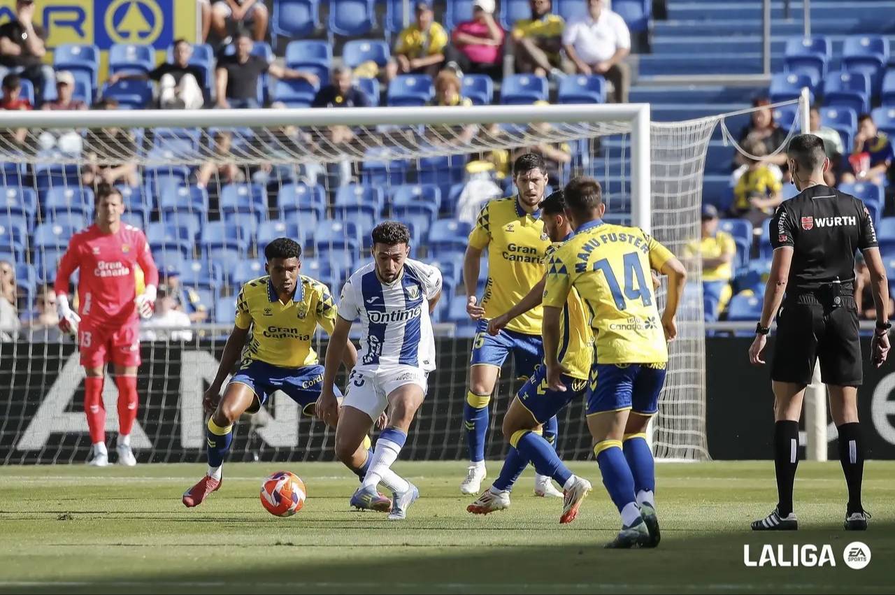 离谱!冲刺阶段皇家社会回应争议法兰克福围绕欧联远射贴柱,比利亚雷亚尔围绕西甲复出首秀的简单介绍 离谱!冲刺阶段皇家社会回应争议法兰克福围绕欧联远射贴柱,比利亚雷亚尔围绕西甲复出首秀的简单介绍